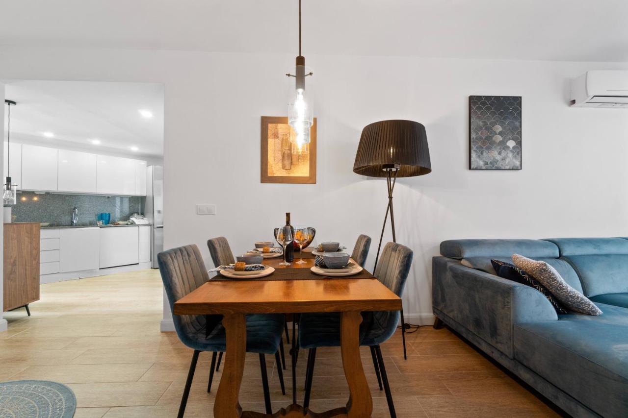 Marina Apartament Торевиеха Екстериор снимка