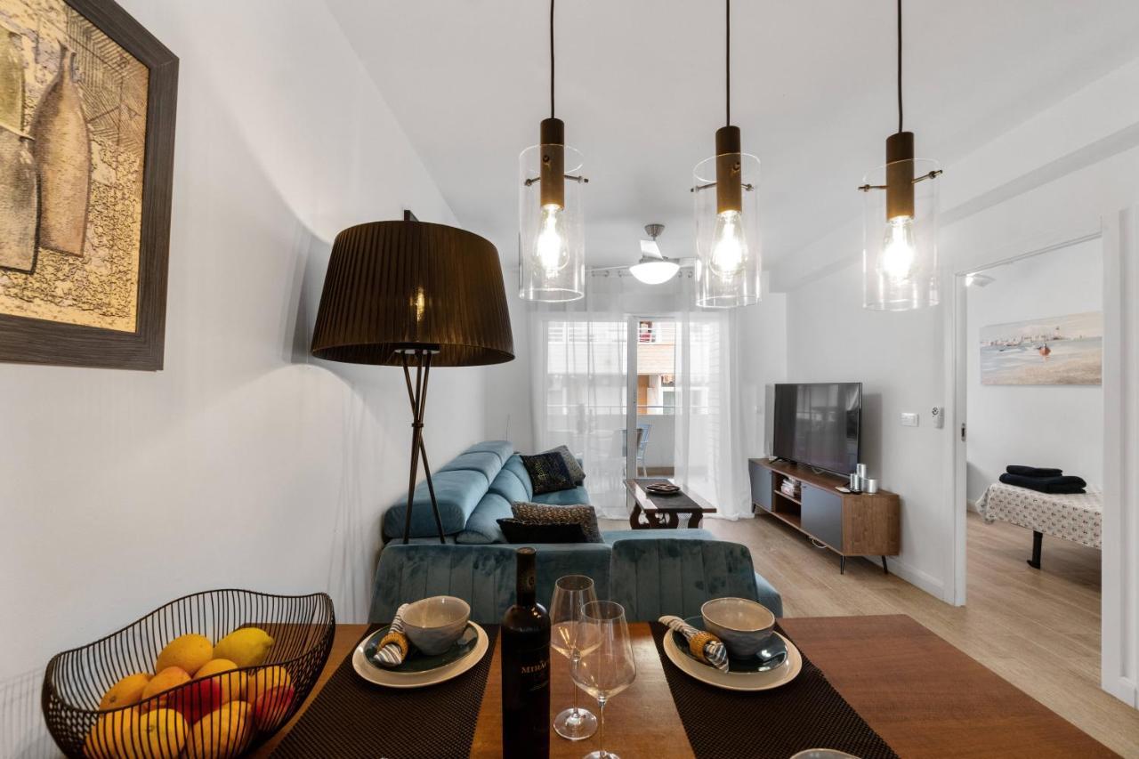 Marina Apartament Торевиеха Екстериор снимка