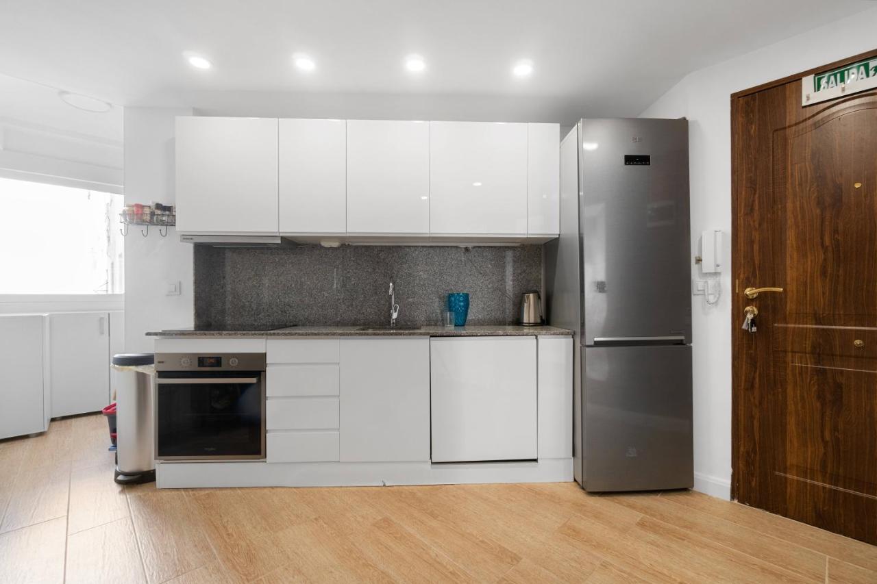 Marina Apartament Торевиеха Екстериор снимка