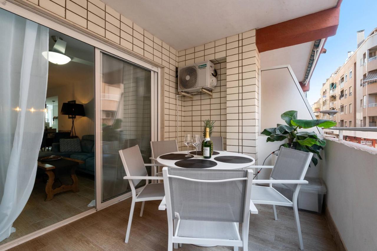Marina Apartament Торевиеха Екстериор снимка