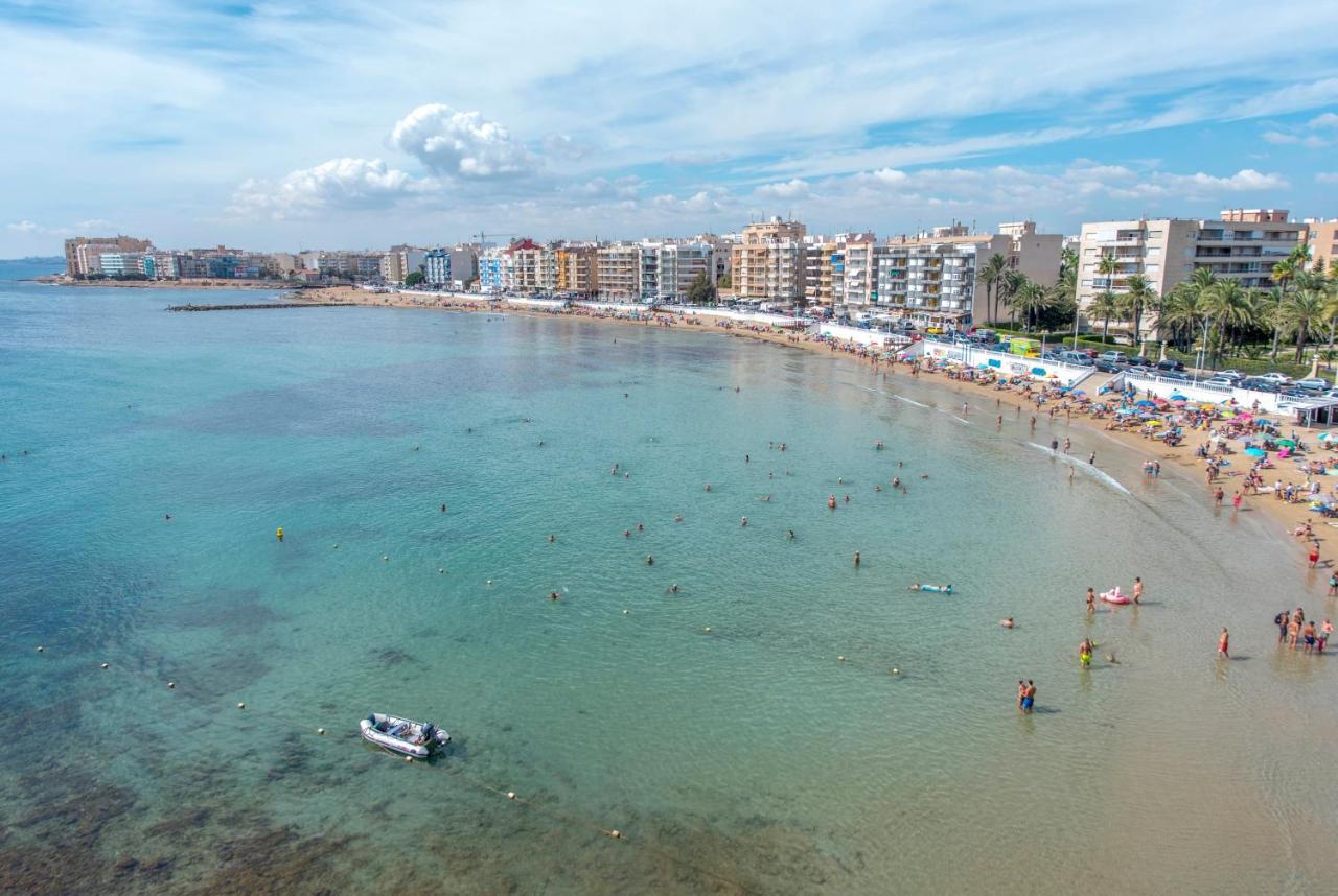 Marina Apartament Торевиеха Екстериор снимка