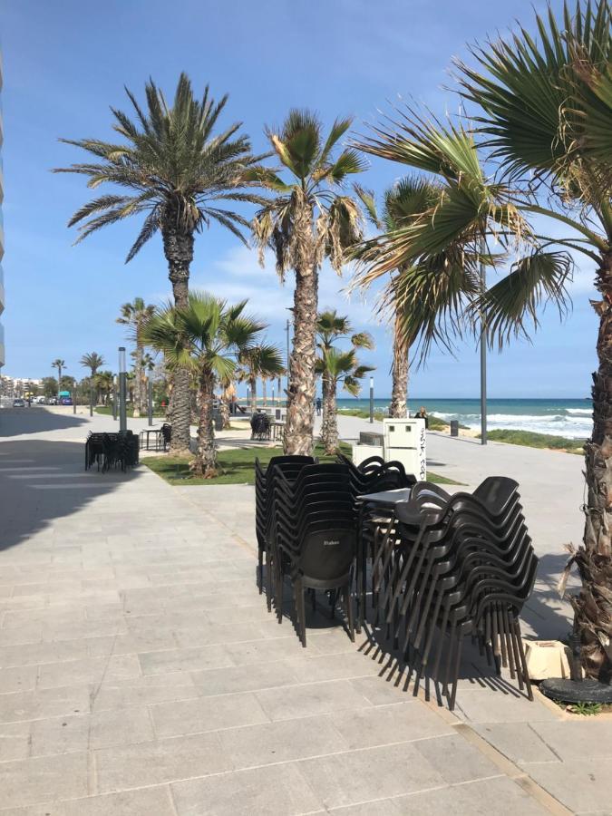 Marina Apartament Торевиеха Екстериор снимка