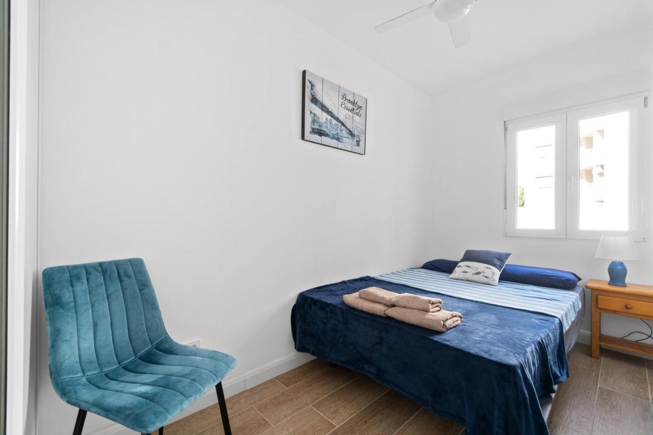 Marina Apartament Торевиеха Екстериор снимка