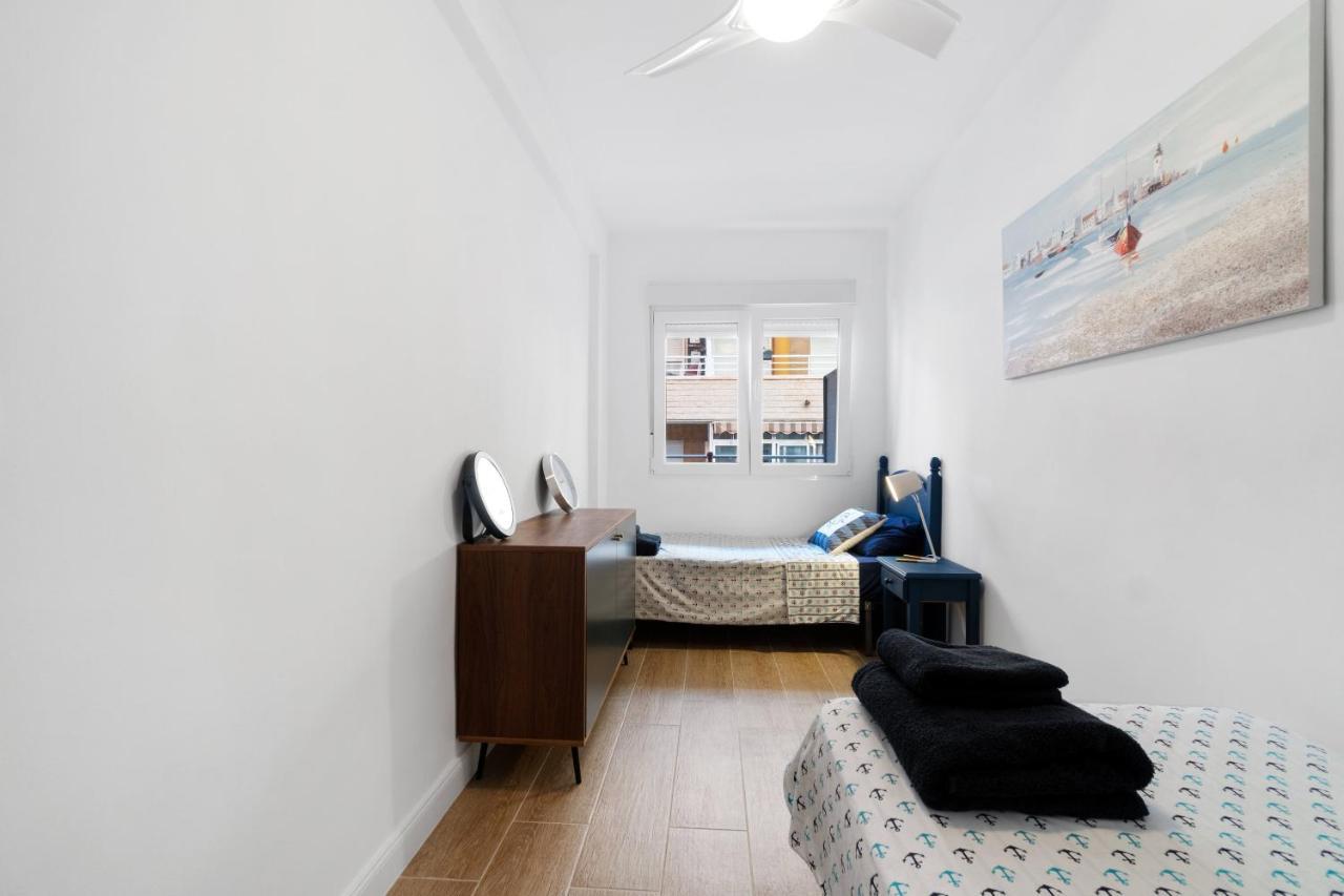 Marina Apartament Торевиеха Екстериор снимка