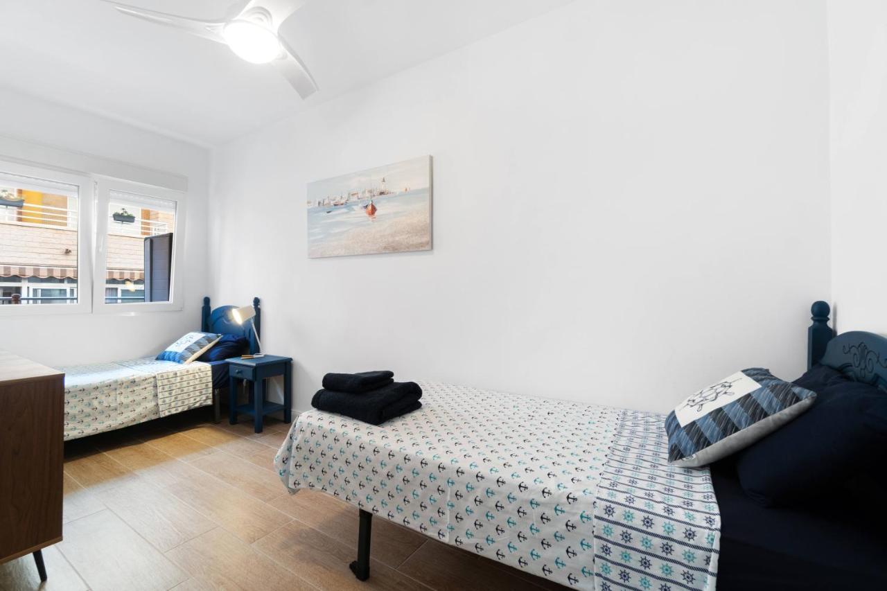 Marina Apartament Торевиеха Екстериор снимка