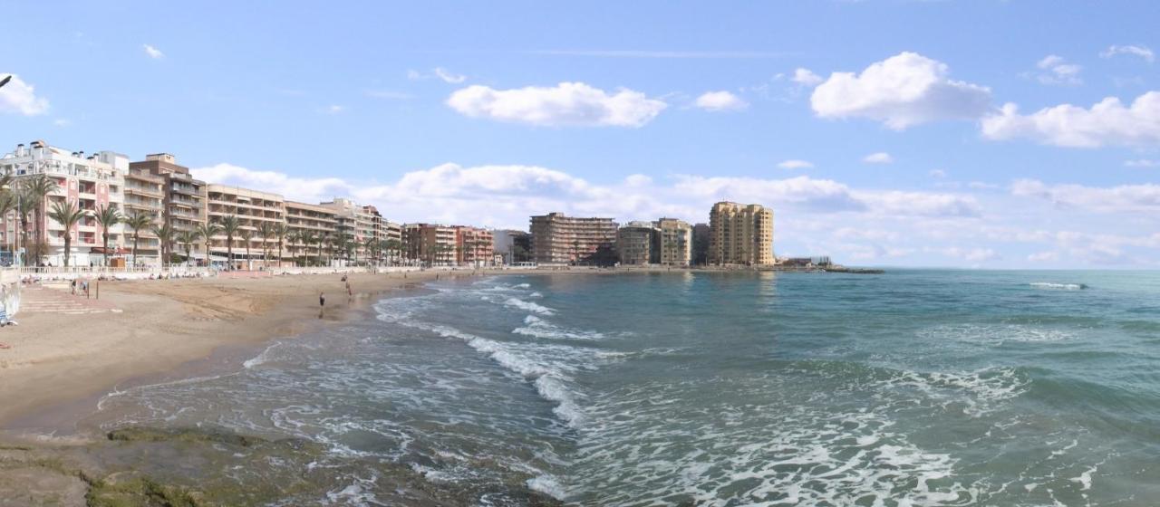 Marina Apartament Торевиеха Екстериор снимка